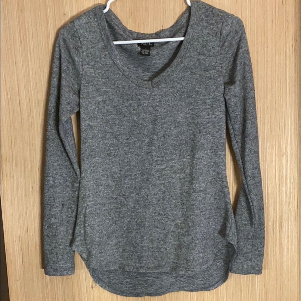 Soft V-neck Long Sleeve